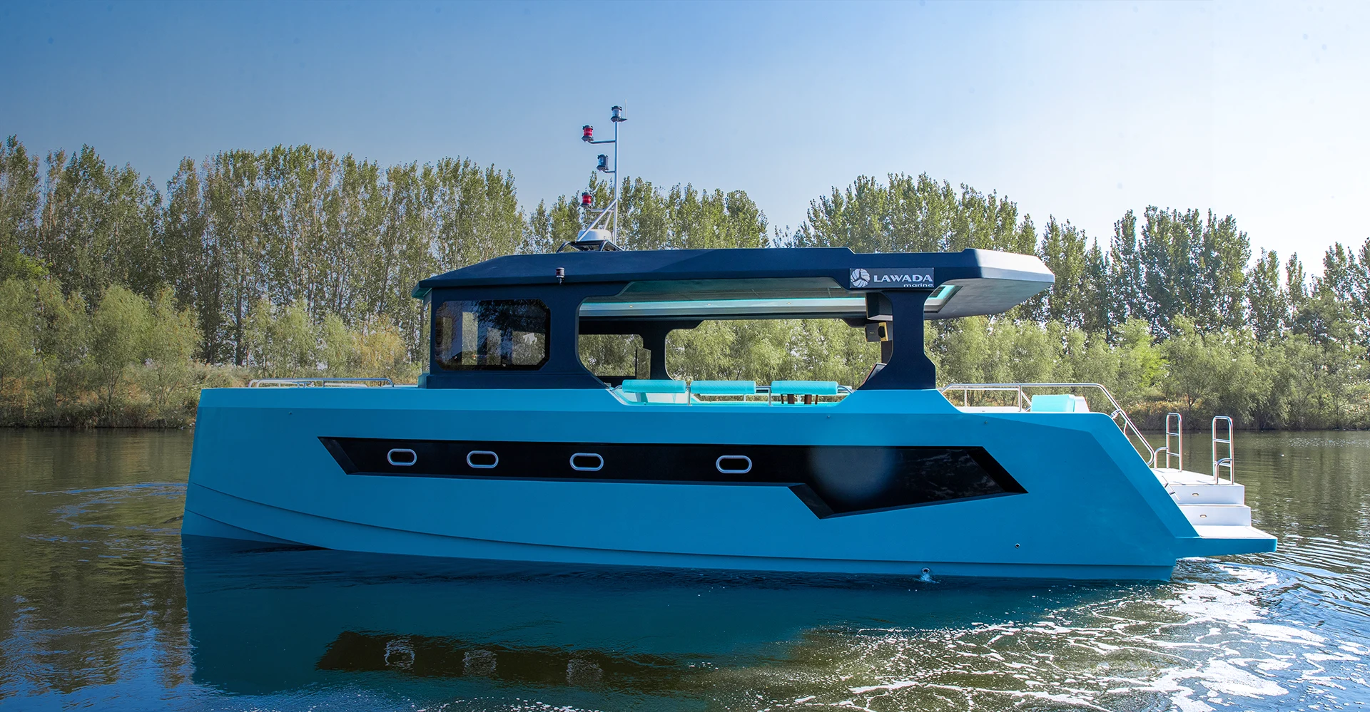 ซัพพลายเออร์เรือยอชท์เชิงพาณิชย์