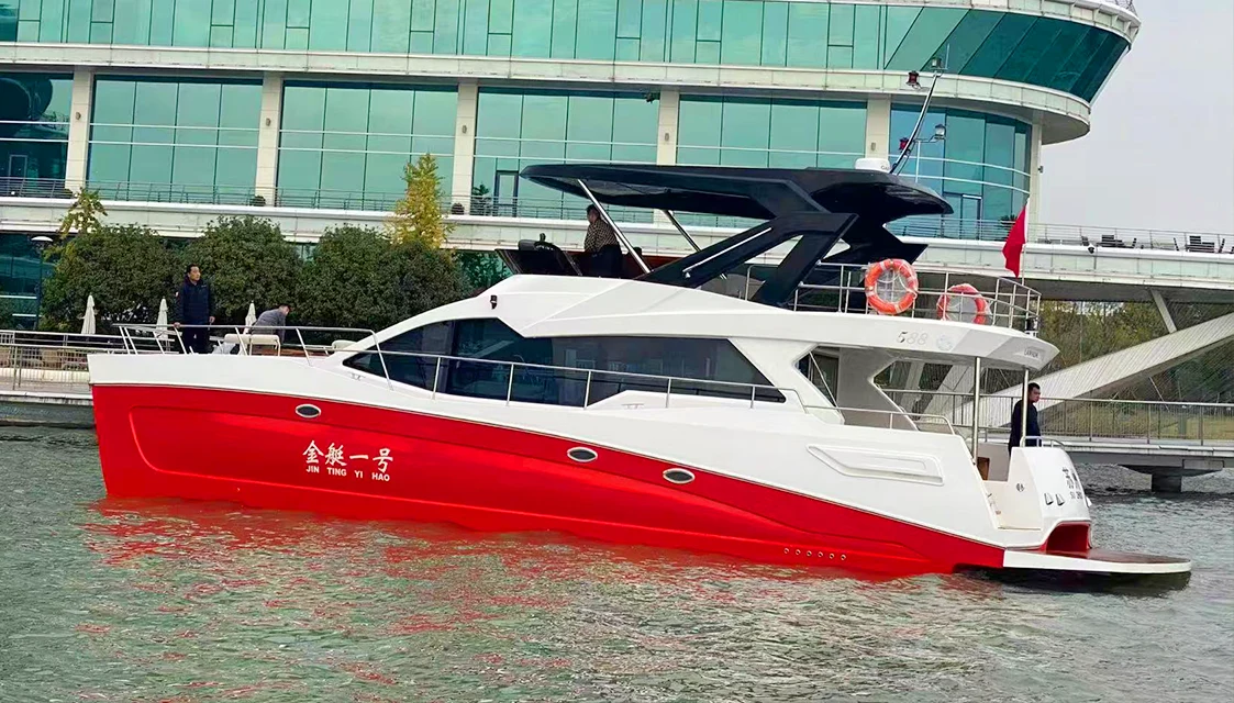เรือยอชท์เชิงพาณิชย์